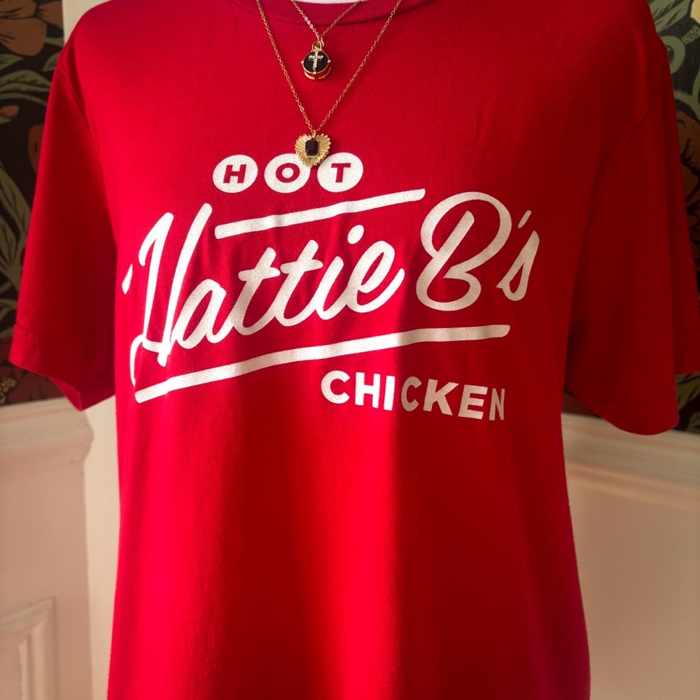 Hattie B’s Hot Chicken Nashville Graphic Souvenir Tee - Picture 4 of 6